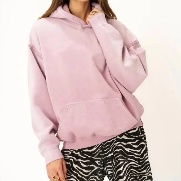 Women's Sweatshirts: Cozy Chic, Steal - Worthy Deals!