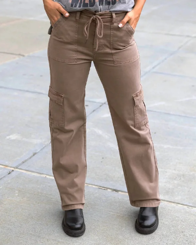 Stylish Looks Sueded Twill Cargo Pant In Caribou